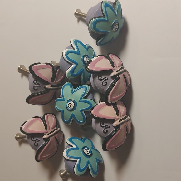 NWOT, Drawer Cabinet Door Pulls Knobs, Butterflies, Flowers - Picture 6 of 6